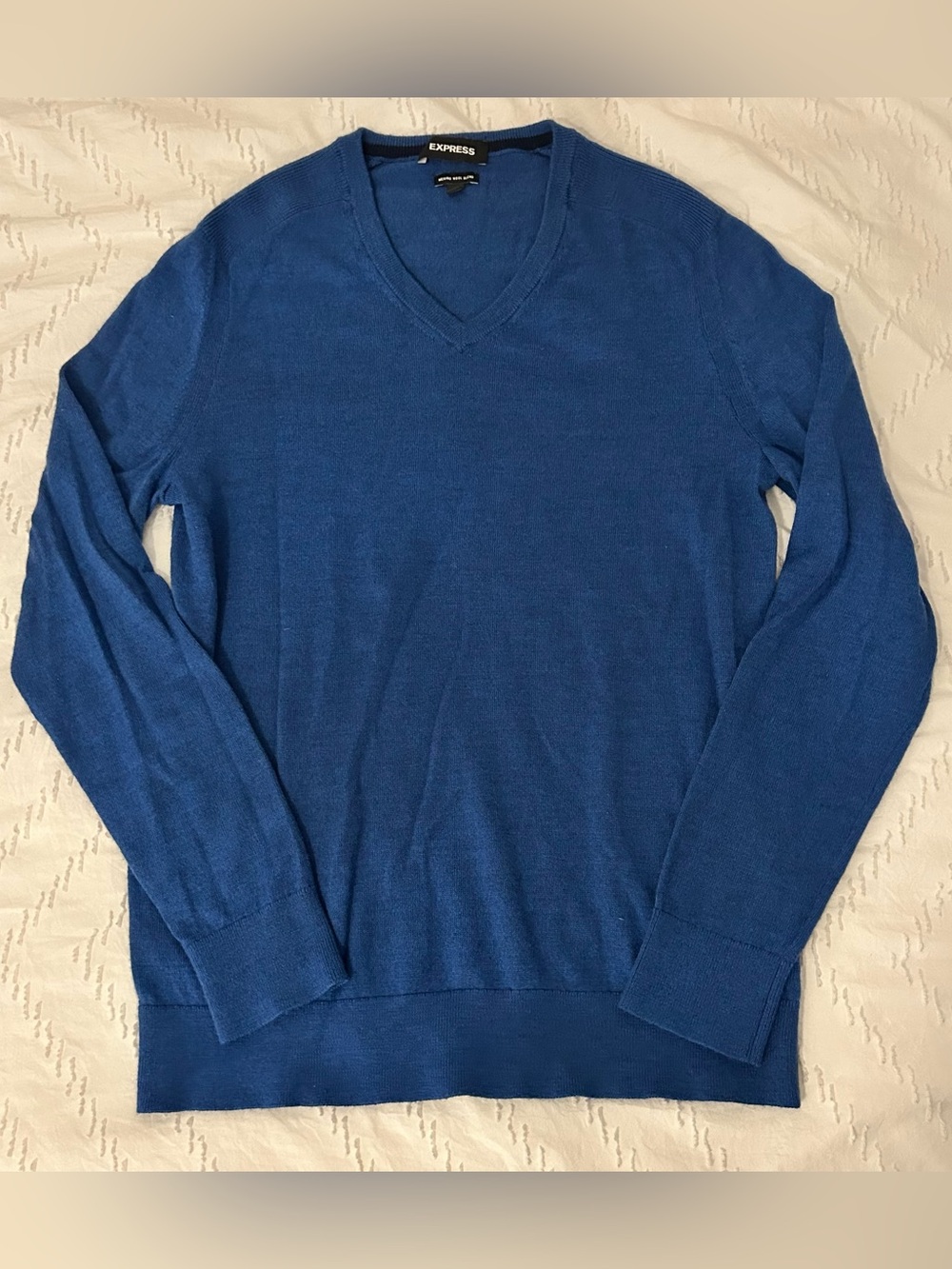 Express Men’s Merino Wool Blend V-Neck Sweater Modern Fit Royal Blue M Academia